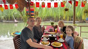cooking class with family from Ustrilia 